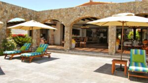 villa-87097306931682197916.jpg