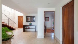 villa-89014557231767979557.jpg