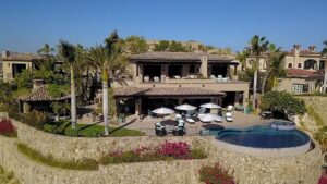 villa-91667180481682204363.jpg