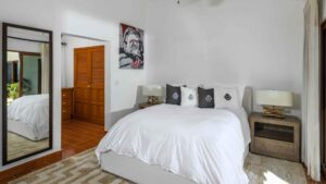 villa-93433245791682124712.jpg