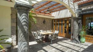 villa-93897190071682125784.jpg