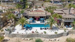 villa-95785444541747074737.jpg