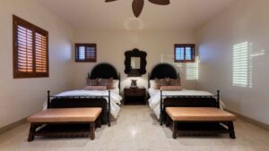 villa-99129717541682117818.jpg